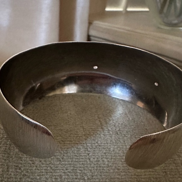 CUSTOM MADE BANGLE WITH SWAROVSKI CRYSTALS - Picture 3 of 5